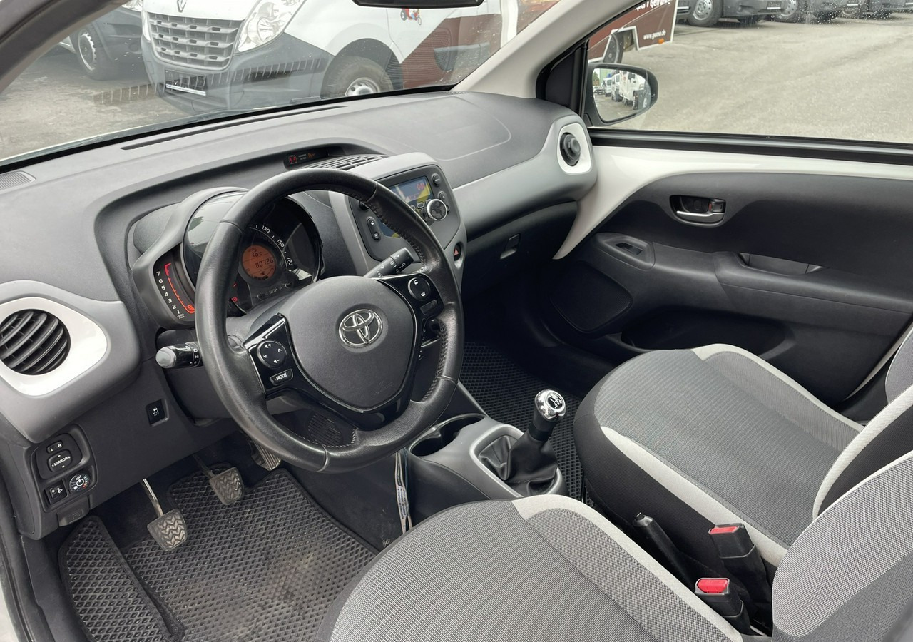 Toyota Aygo II Toyota Aygo 1.0 VVT-i JBL Edition bezyna+LPG Salon PL 2020 - Hatchback: foto 5 Toyota Aygo II Toyota Aygo 1.0 VVT-i JBL Edition bezyna+LPG Salon PL 2020 - Hatchback: foto 5