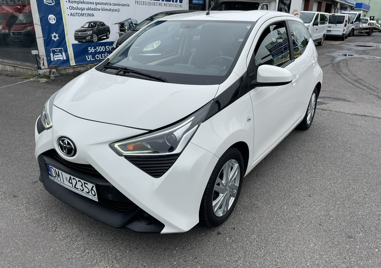 Toyota Aygo II Toyota Aygo 1.0 VVT-i JBL Edition bezyna+LPG Salon PL 2020 - Hatchback: foto 1 Toyota Aygo II Toyota Aygo 1.0 VVT-i JBL Edition bezyna+LPG Salon PL 2020 - Hatchback: foto 1