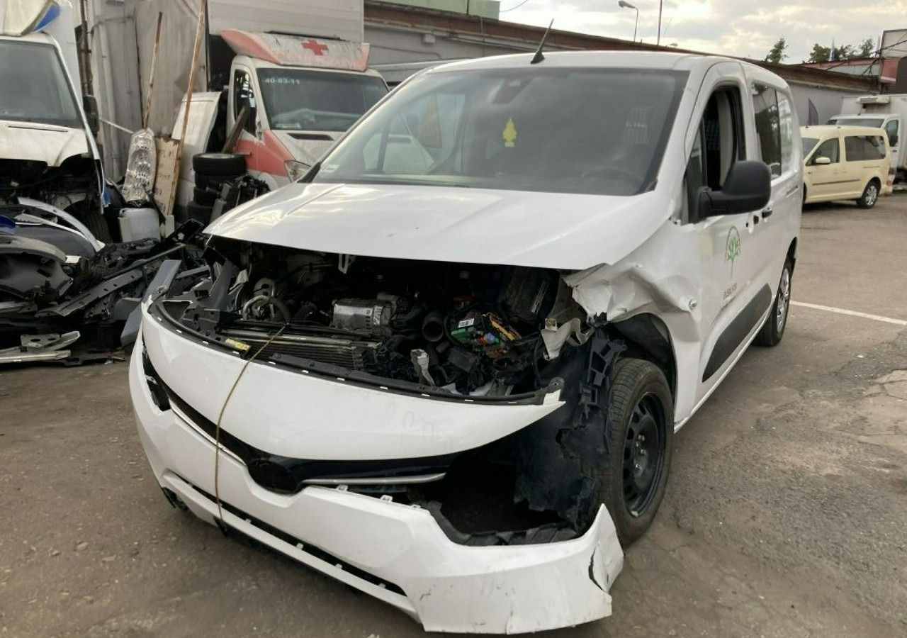 Furgón Toyota Inny Toyota: foto 1
