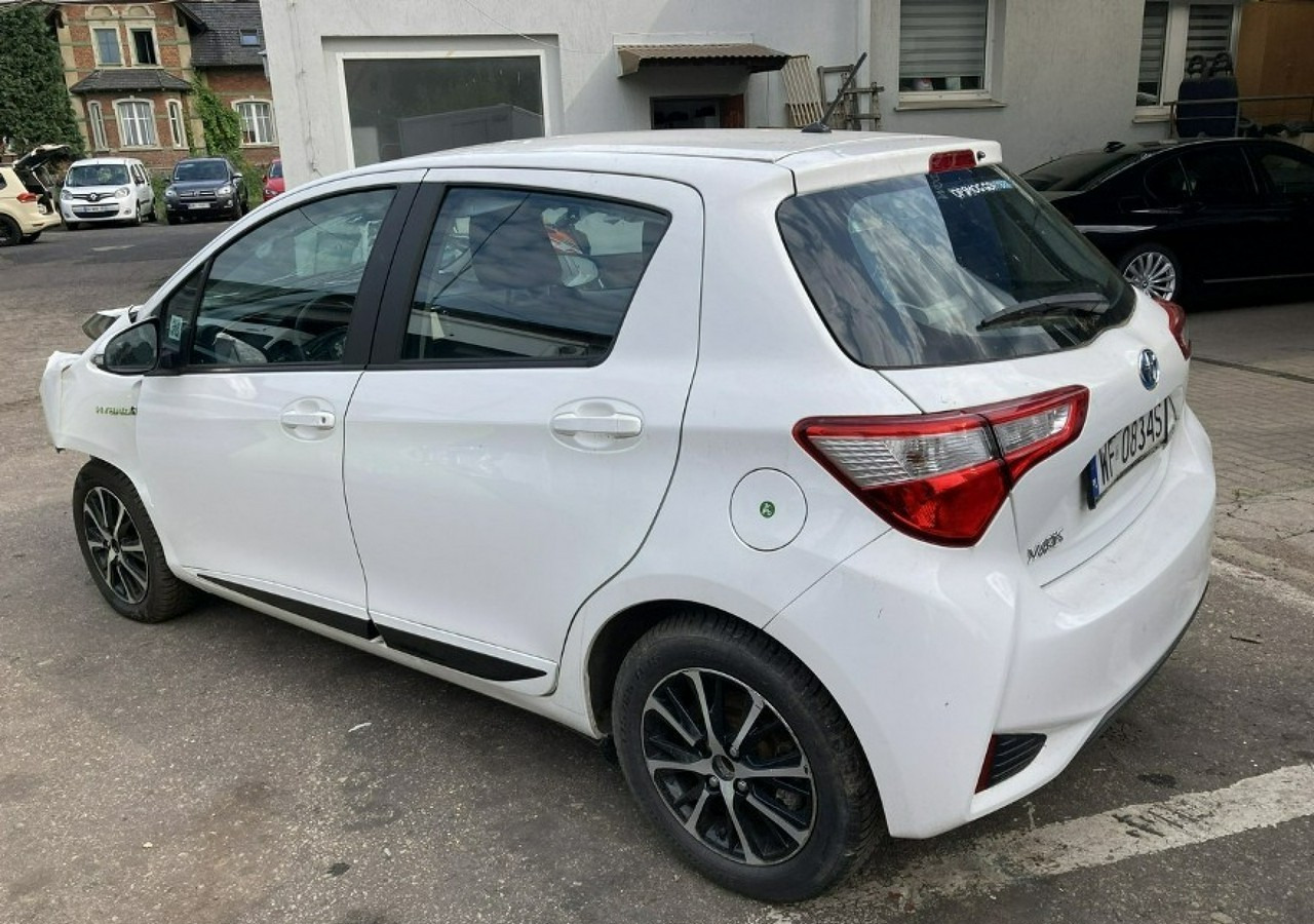 Toyota Yaris III Toyota Yaris Hybrid 1.5 VVT-i Y20 Model 2019 Salon PL - Hatchback: foto 4 Toyota Yaris III Toyota Yaris Hybrid 1.5 VVT-i Y20 Model 2019 Salon PL - Hatchback: foto 4