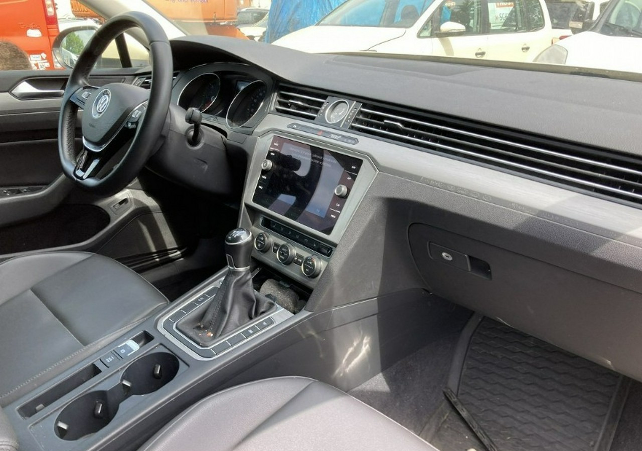 Volkswagen Passat B8 Passat B8 2.0-150KM 2018 - Coche: foto 3 Volkswagen Passat B8 Passat B8 2.0-150KM 2018 - Coche: foto 3