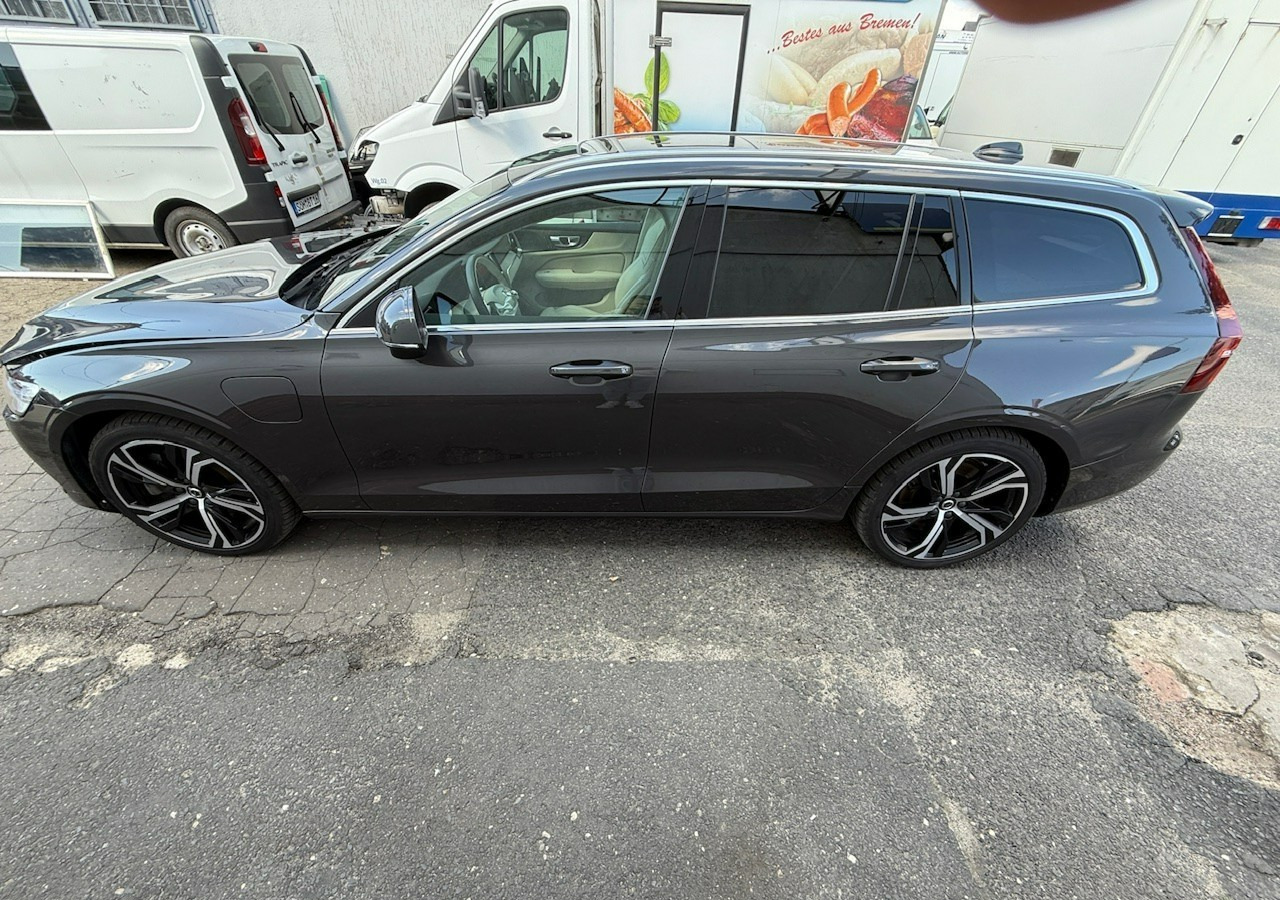Volvo V60 II Volvo V60 2.0 T8 Plug-in Hybrid 455KM AWD Bogata Wersja Model 2024 - Coche: foto 2 Volvo V60 II Volvo V60 2.0 T8 Plug-in Hybrid 455KM AWD Bogata Wersja Model 2024 - Coche: foto 2
