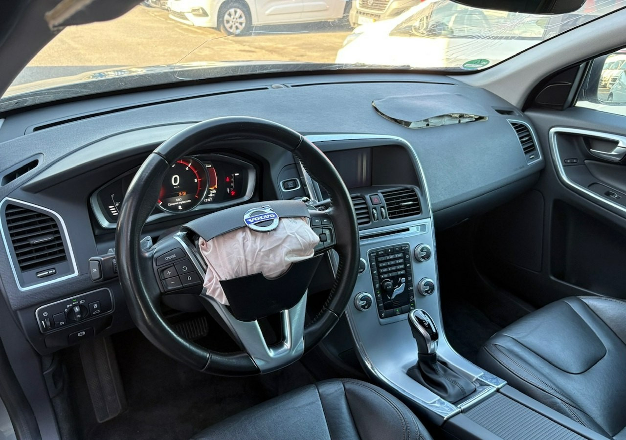 SUV/ Todoterreno Volvo XC60 I Volvo XC 60 2,4 D4 AWD 190KM Summum Navi Panorama Skóry Kamera 2017: foto 13