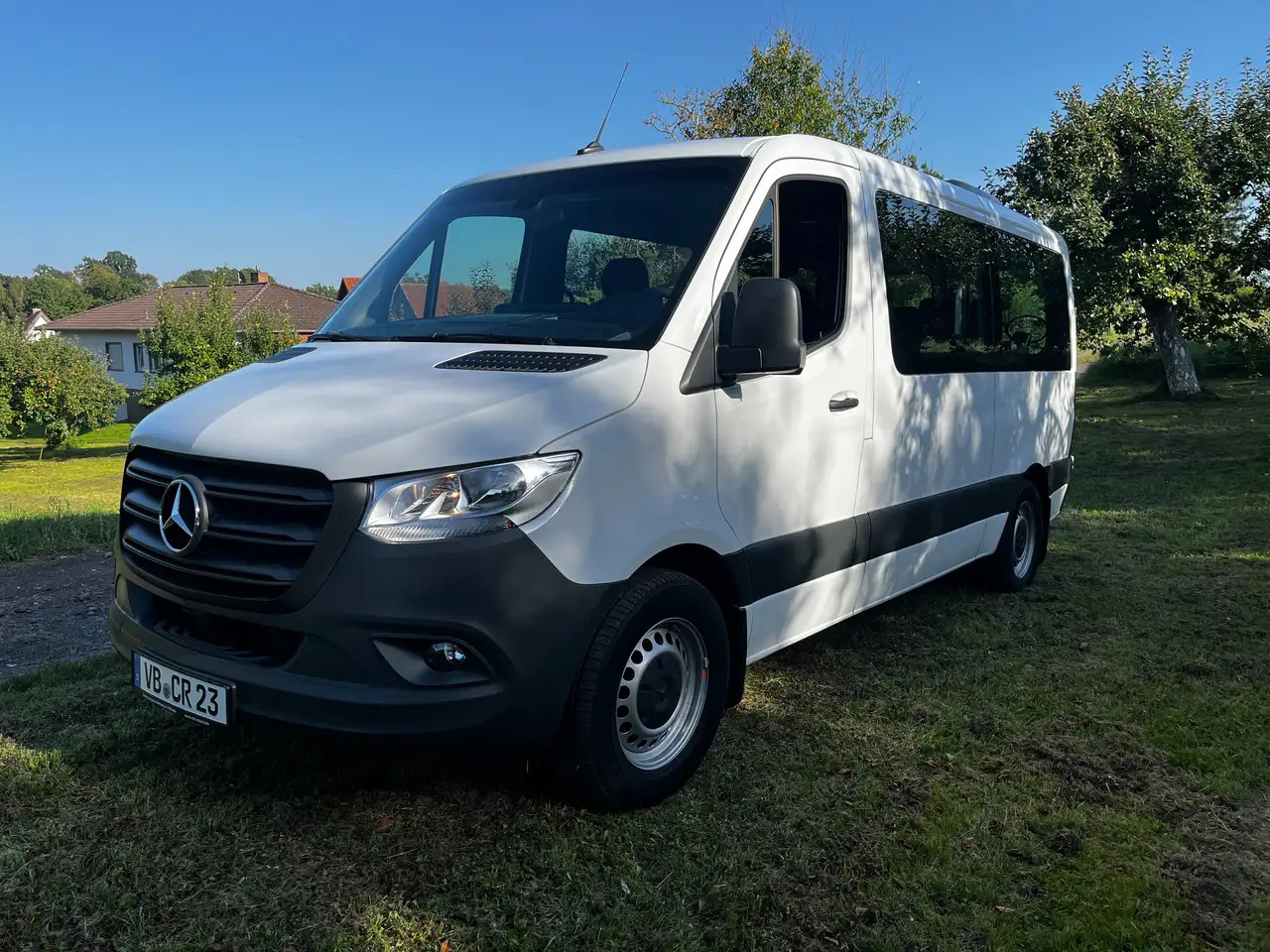 Mercedes-Benz Sprinter KOMBI TOURER DACHKLIMA 9-SITZE - Furgoneta de pasajeros, Furgoneta combi: foto 1 Mercedes-Benz Sprinter KOMBI TOURER DACHKLIMA 9-SITZE - Furgoneta de pasajeros, Furgoneta combi: foto 1