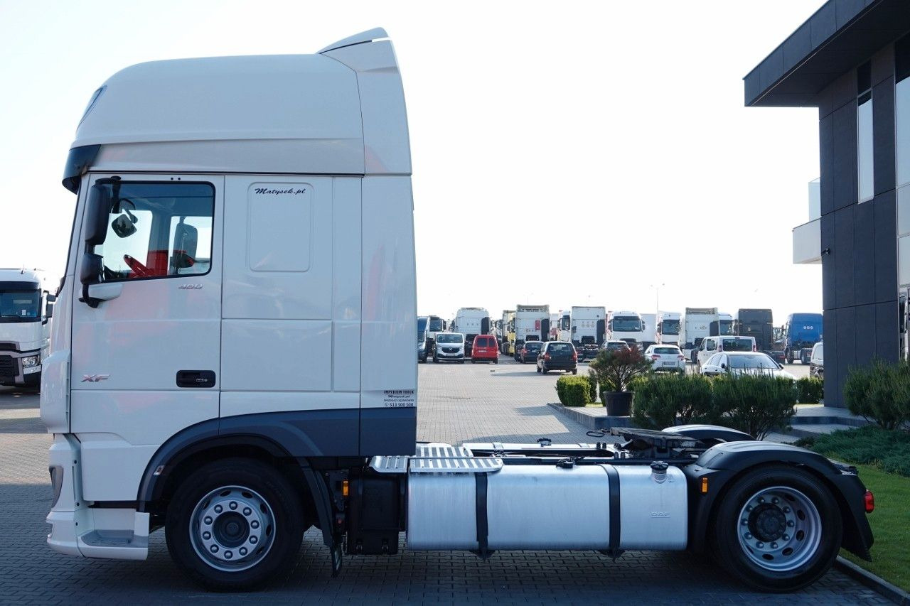DAF XF 480 / LOW DECK / MEGA / I-PARK COOL / TV / 20 - Cabeza tractora: foto 3 DAF XF 480 / LOW DECK / MEGA / I-PARK COOL / TV / 20 - Cabeza tractora: foto 3