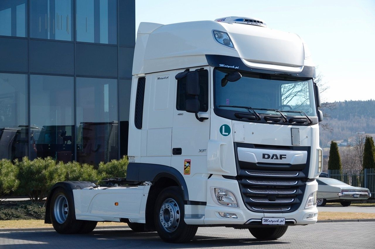 DAF XF 480 / SUPER SPACE CAB / I-PARK COOL / OPONY 1 - Cabeza tractora: foto 2 DAF XF 480 / SUPER SPACE CAB / I-PARK COOL / OPONY 1 - Cabeza tractora: foto 2