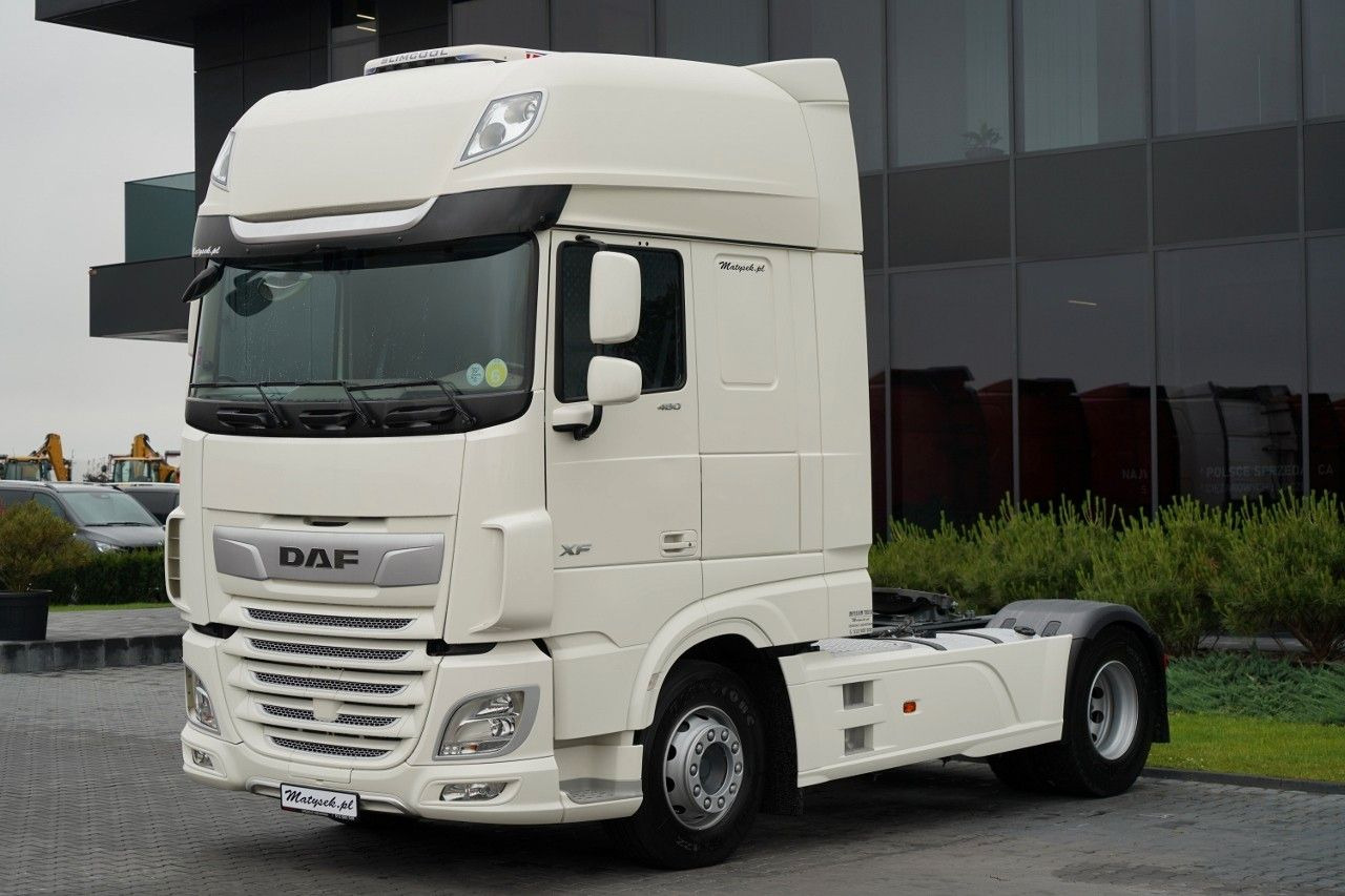 DAF XF 480 / SUPER SPACE CAB / I-PARK COOL / OPONY - Cabeza tractora: foto 1 DAF XF 480 / SUPER SPACE CAB / I-PARK COOL / OPONY - Cabeza tractora: foto 1