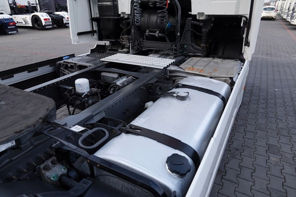 Cabeza tractora Volvo FH 460 / NISKA KABINA / 2018 YEAR / SPROWADZONY: foto 10