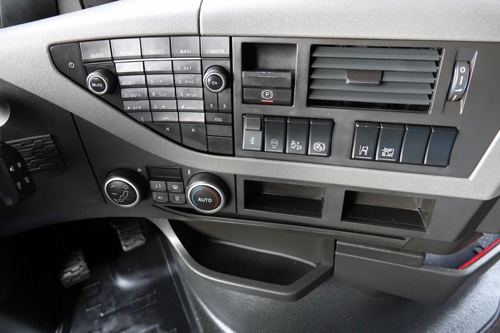 Cabeza tractora Volvo FH 460 / NISKA KABINA / 2018 YEAR / SPROWADZONY: foto 14