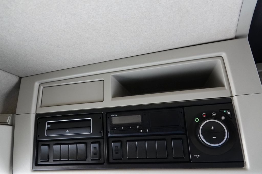 Cabeza tractora Volvo FH 460 / NISKA KABINA / 2018 YEAR / SPROWADZONY: foto 16