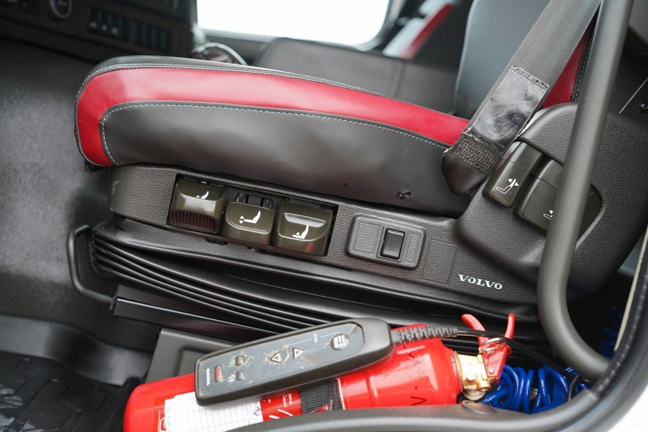 Cabeza tractora Volvo FMX 420 /  RETARDER / 13 LITROWY / NISKA KABINA: foto 23 Cabeza tractora Volvo FMX 420 /  RETARDER / 13 LITROWY / NISKA KABINA: foto 23