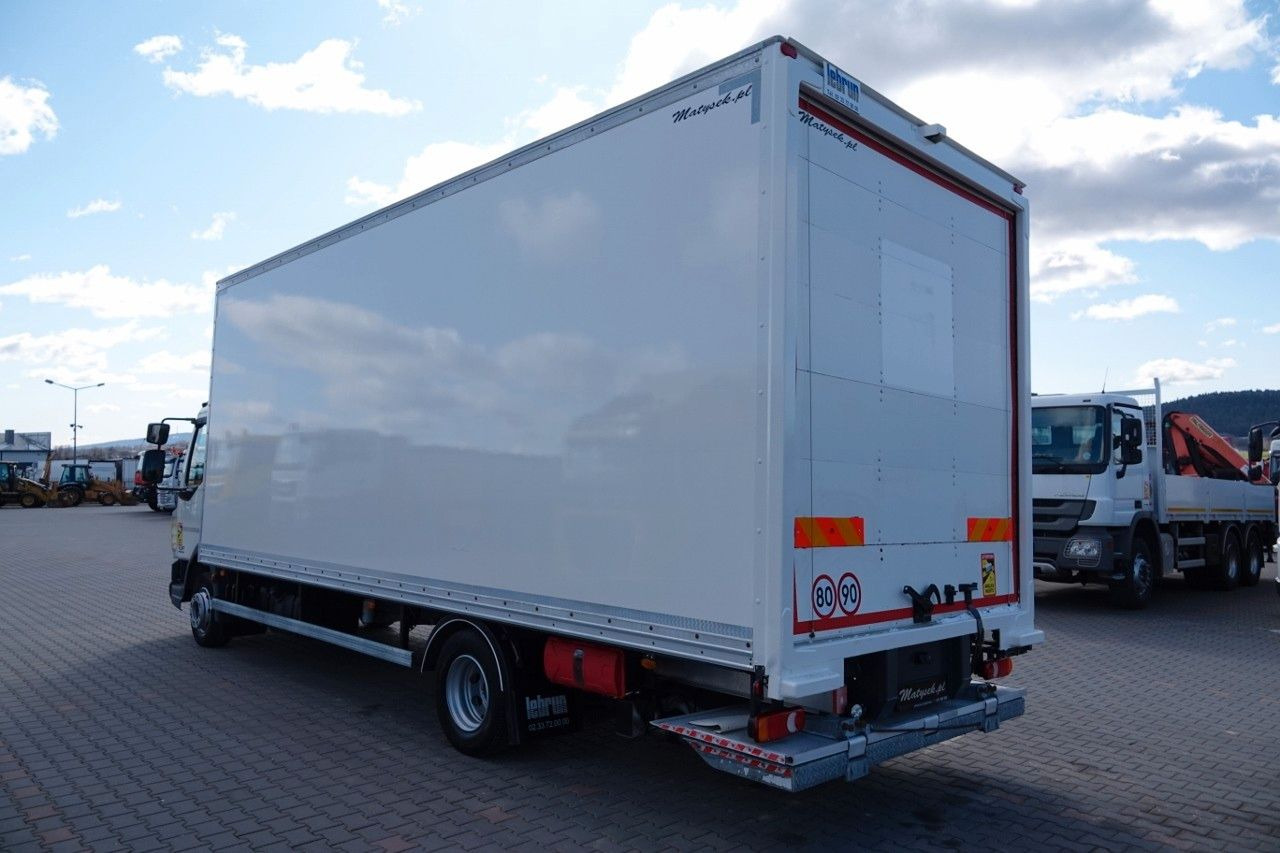 DAF LF 210 / KONTENER - 7 M / SOLÓWKA / WINDA DHOLLA - Camión caja cerrada: foto 2 DAF LF 210 / KONTENER - 7 M / SOLÓWKA / WINDA DHOLLA - Camión caja cerrada: foto 2