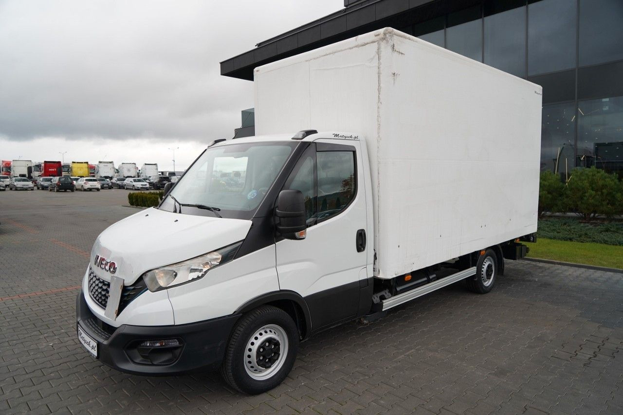 Iveco DAILY 35-NP / CNG / KONTENER / MANUAL / WINDA P - Furgoneta frigorifica: foto 4 Iveco DAILY 35-NP / CNG / KONTENER / MANUAL / WINDA P - Furgoneta frigorifica: foto 4