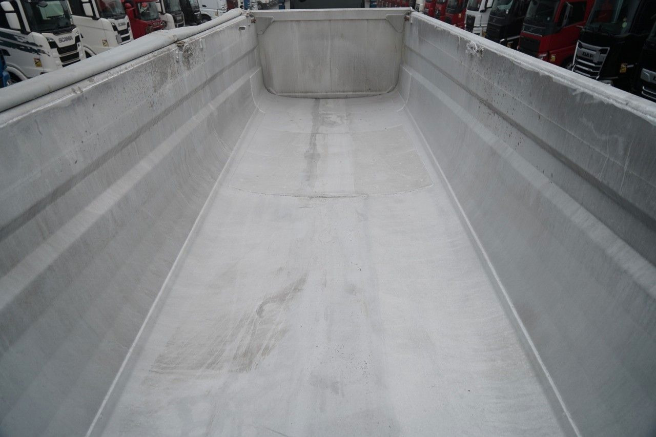 Wielton WIELTON / WYWROTKA / 26 M3 / WAGA: 4700 KG / HP - Semirremolque volquete: foto 3 Wielton WIELTON / WYWROTKA / 26 M3 / WAGA: 4700 KG / HP - Semirremolque volquete: foto 3