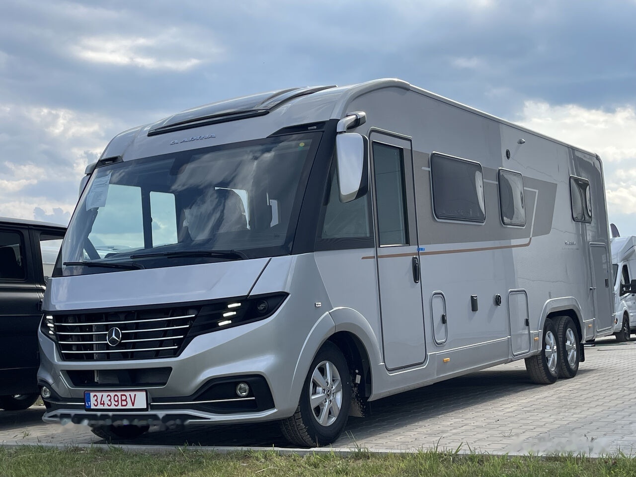 Adria Super Sonic 890LC - Autocaravana integral: foto 2 Adria Super Sonic 890LC - Autocaravana integral: foto 2