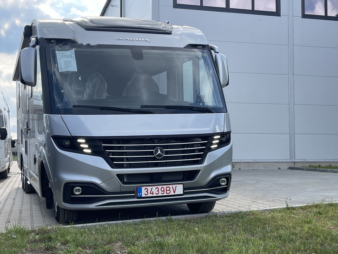 Adria Super Sonic 890LC - Autocaravana integral: foto 1 Adria Super Sonic 890LC - Autocaravana integral: foto 1