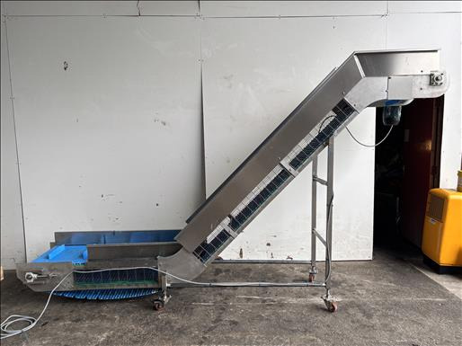 NNP Flighted elevator conveyor - Transportador: foto 1 NNP Flighted elevator conveyor - Transportador: foto 1