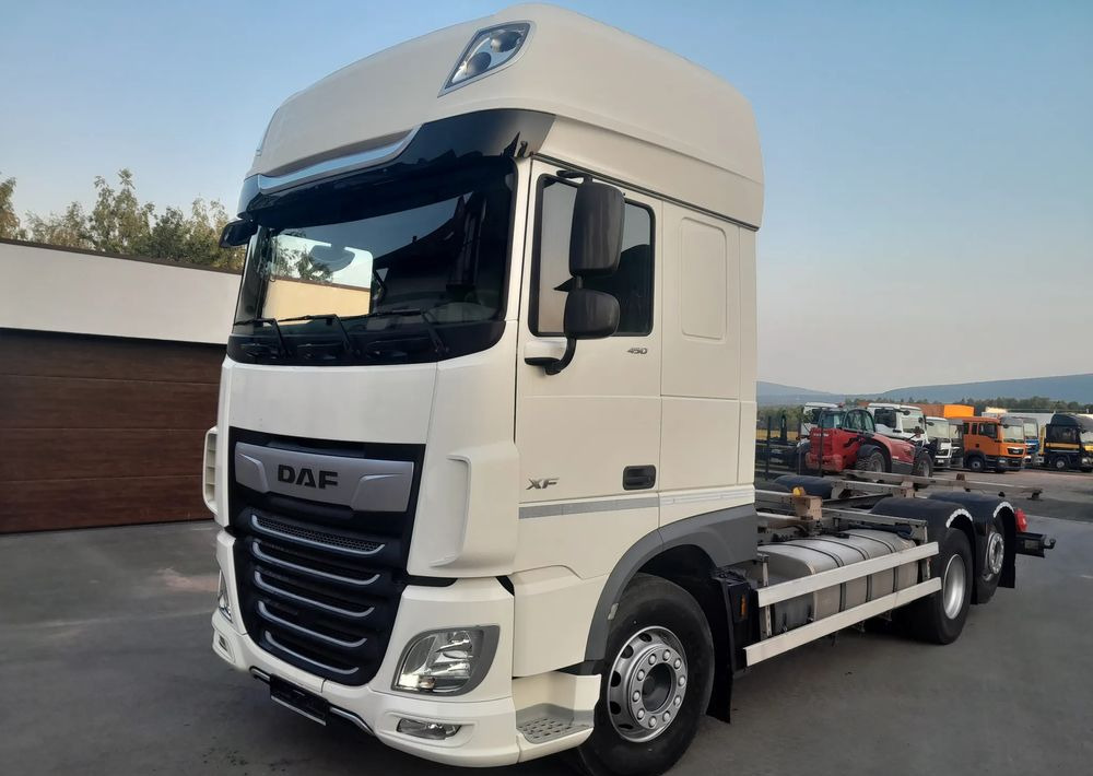 DAF XF 106 450 / BDF RETARDER - Camión chasis: foto 1 DAF XF 106 450 / BDF RETARDER - Camión chasis: foto 1