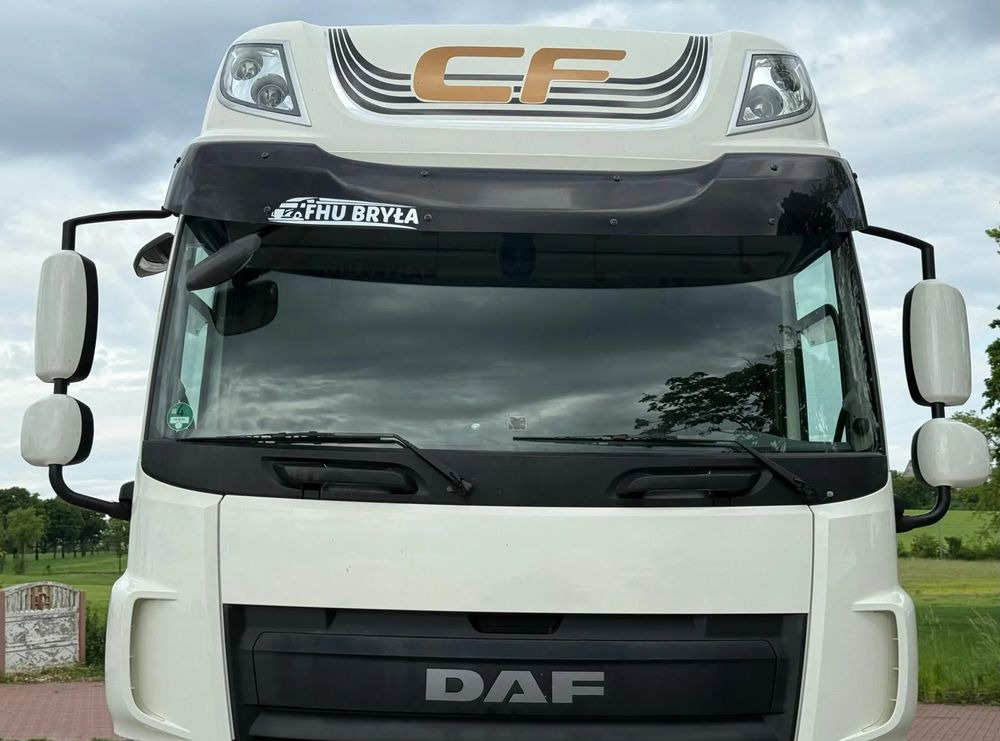 DAF CF 330/10.2017/KONTENER MEBLOWY/IZOTERMA/WINDA/18 PALET/E6/NISKI PRZEBIEG/Z NIEMIEC/JAK NOWY/DUŻY SILNIK 10 837cm3// - Camión caja cerrada: foto 4 DAF CF 330/10.2017/KONTENER MEBLOWY/IZOTERMA/WINDA/18 PALET/E6/NISKI PRZEBIEG/Z NIEMIEC/JAK NOWY/DUŻY SILNIK 10 837cm3// - Camión caja cerrada: foto 4
