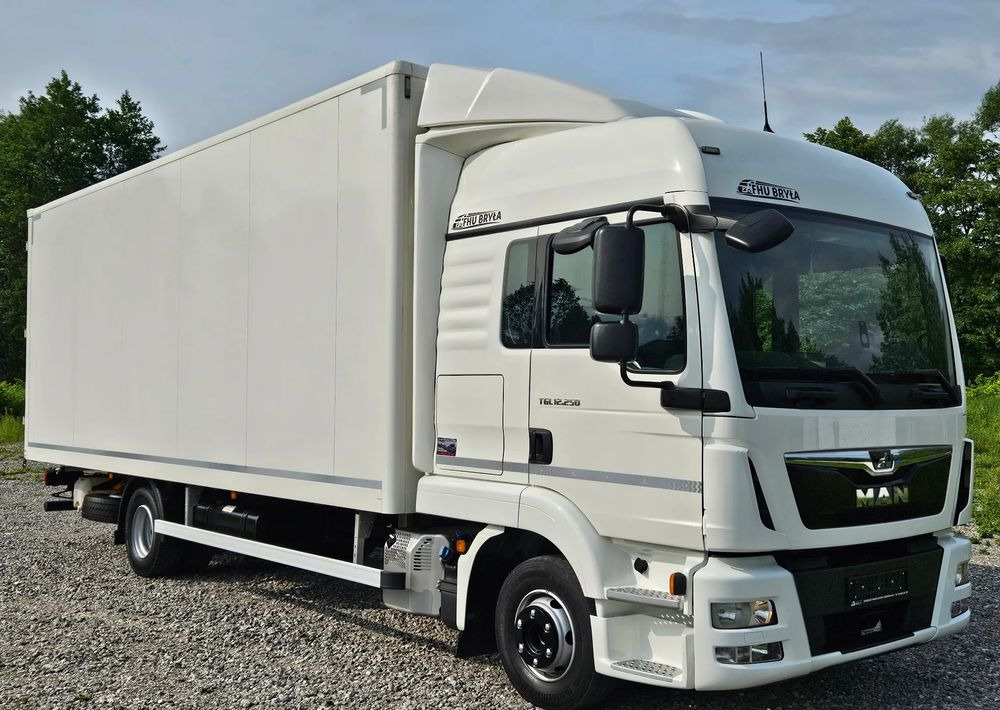 Camión caja cerrada MAN TGL 12.250 / KONTENER / IZOTERMA / WINDA / 2019R / EURO 6 / PEŁEN SERWIS /  6 TON ŁADOWNOŚĆ  / SPROWADZONY / ZADBANY / JAK NOWY /  KSIĄŻKA SERWISOWA / E6 / 17 PALET: foto 10