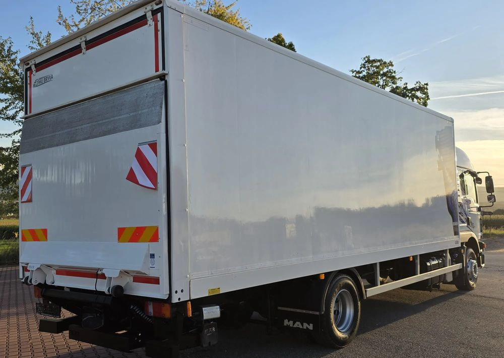 MAN TGM 15.290 / TGL / KONTENER / IZOTERMA / WINDA / KLIMA POSTOJOWA / 2019R / EURO 6 / PEŁEN SERWIS / 8200KG ŁADOWNOŚĆ / SPROWADZONY / ZADBANY / JAK NOWY / KSIĄŻKA SERWISOWA / E6 / 18 PALET - Camión caja cerrada: foto 5 MAN TGM 15.290 / TGL / KONTENER / IZOTERMA / WINDA / KLIMA POSTOJOWA / 2019R / EURO 6 / PEŁEN SERWIS / 8200KG ŁADOWNOŚĆ / SPROWADZONY / ZADBANY / JAK NOWY / KSIĄŻKA SERWISOWA / E6 / 18 PALET - Camión caja cerrada: foto 5