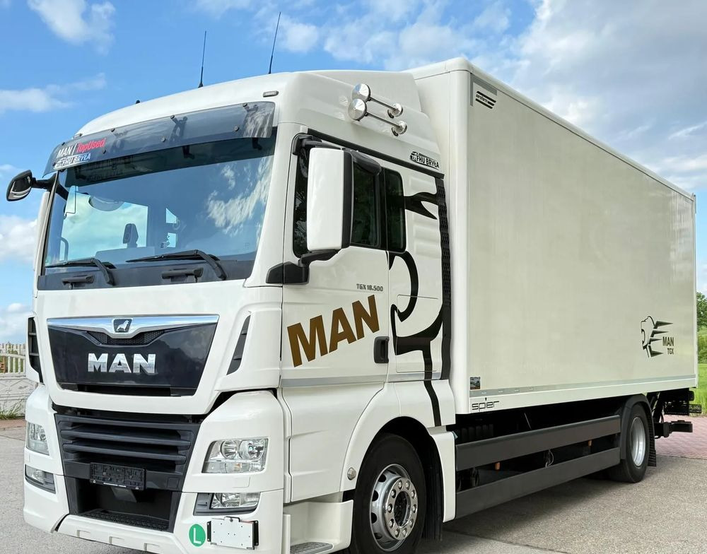MAN TGX 18.500/18.430/TGM/TGL/2019/KONTENER/IZOTERMA/WINDA/18PALET/JAK NOWY/E6/SPROWADZONY/SERWISOWANY - Camión caja cerrada: foto 2 MAN TGX 18.500/18.430/TGM/TGL/2019/KONTENER/IZOTERMA/WINDA/18PALET/JAK NOWY/E6/SPROWADZONY/SERWISOWANY - Camión caja cerrada: foto 2