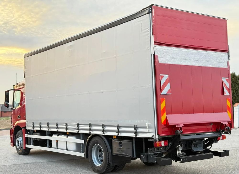 Mercedes-Benz ACTROS 1830/1827/1832/FIRANKA/WINDA/18 EUROPALET/AUTOMAT/Z NIEMIEC/2017/DUŻA ŁADOWNOŚĆ - Camión lona: foto 4 Mercedes-Benz ACTROS 1830/1827/1832/FIRANKA/WINDA/18 EUROPALET/AUTOMAT/Z NIEMIEC/2017/DUŻA ŁADOWNOŚĆ - Camión lona: foto 4