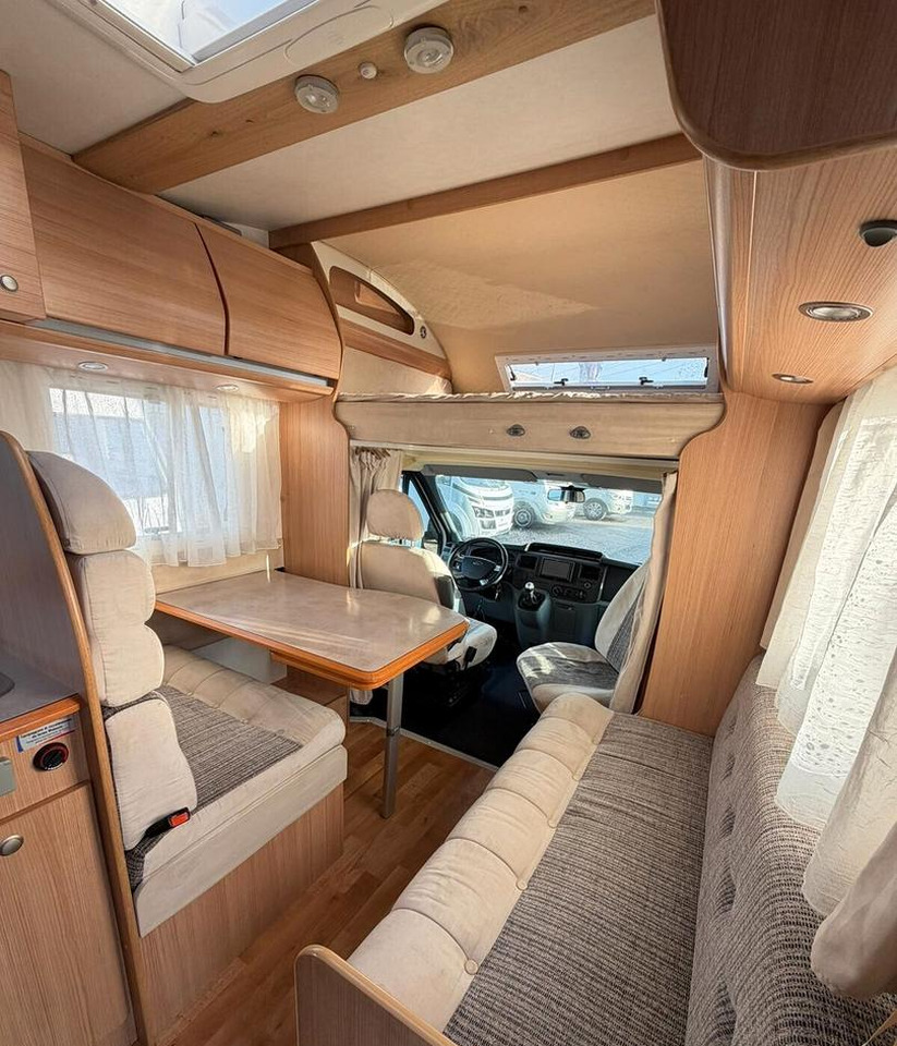 Kentucky Camper RIMOR ESTRO 5 - Autocaravana capuchina: foto 5 Kentucky Camper RIMOR ESTRO 5 - Autocaravana capuchina: foto 5