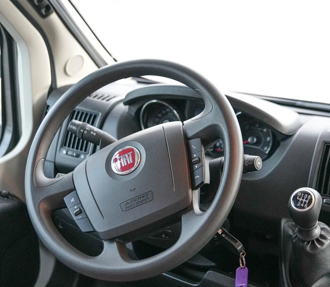 Knaus LIVE TRAVELLER 600 - Autocaravana capuchina: foto 4 Knaus LIVE TRAVELLER 600 - Autocaravana capuchina: foto 4