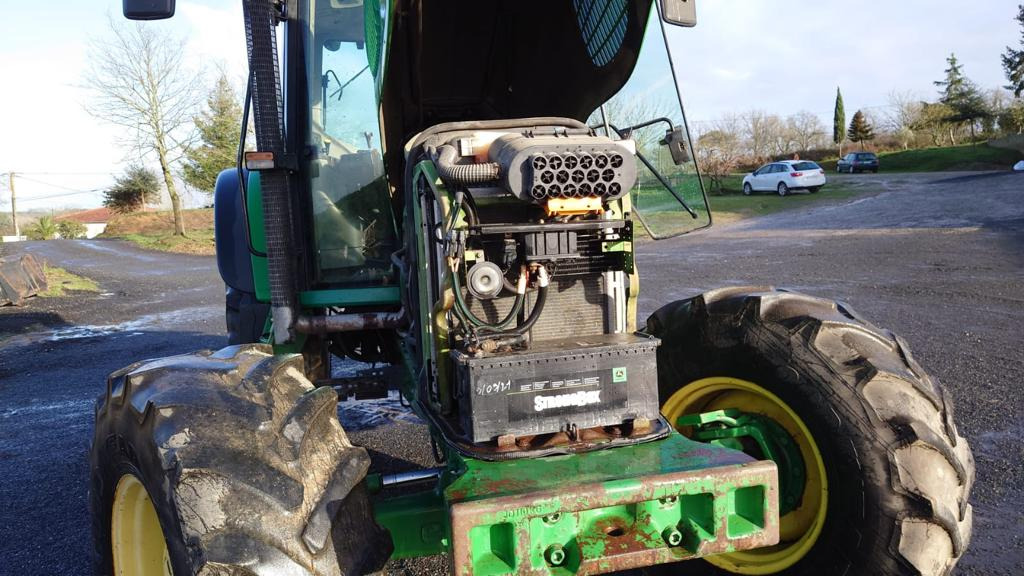 Maquinaria agrícola JOHN DEERE 6520: foto 6 Maquinaria agrícola JOHN DEERE 6520: foto 6