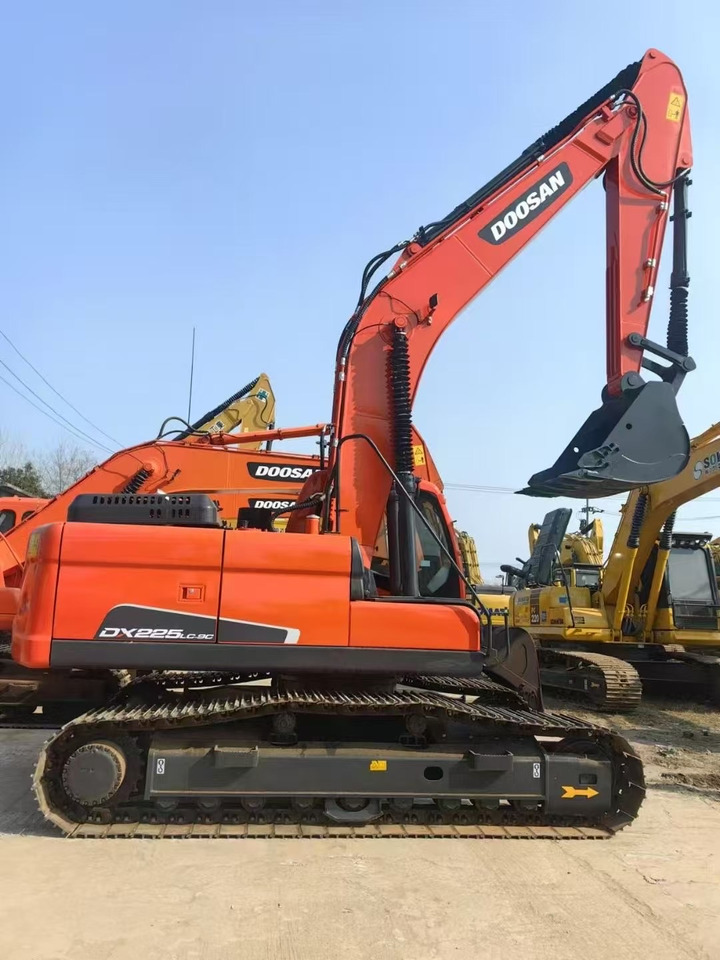DOOSAN Dx225 - Excavadora de cadenas: foto 1 DOOSAN Dx225 - Excavadora de cadenas: foto 1