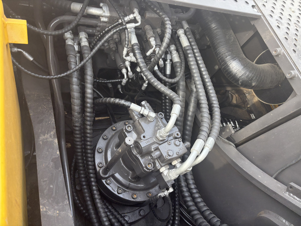 Excavadora de cadenas Volvo EC 240: foto 8