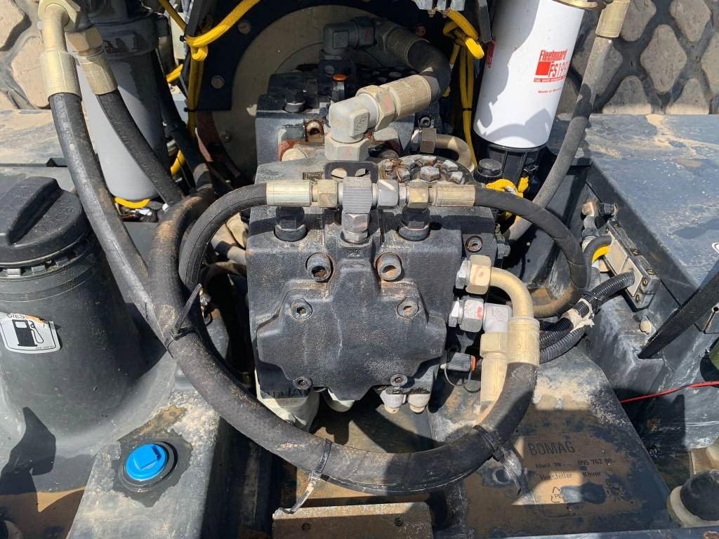 Leasing de Bomag BW 219 D H-4  Bomag BW 219 D H-4: foto 8