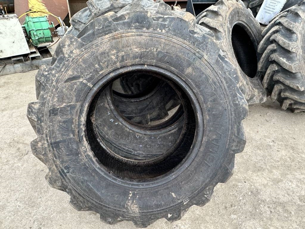 Constar BKT  - Neumático para Camión: foto 2 Constar BKT  - Neumático para Camión: foto 2