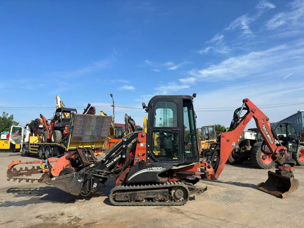 Ditch Witch XT 1600 - Retroexcavadora: foto 5 Ditch Witch XT 1600 - Retroexcavadora: foto 5