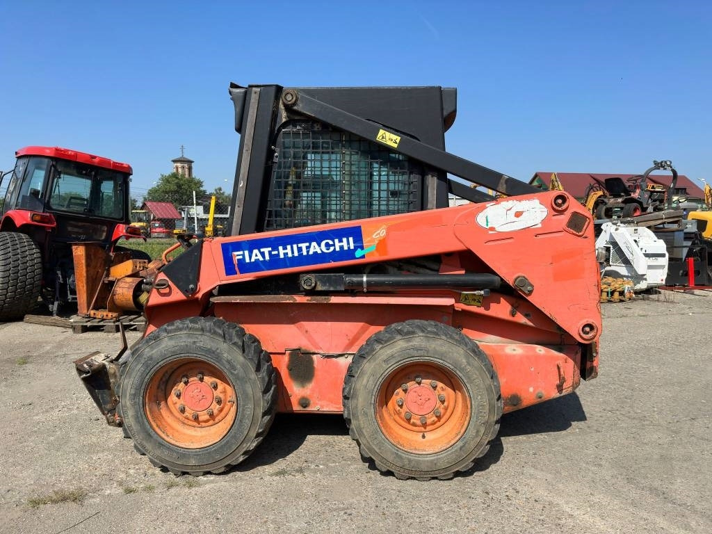 Fiat-Hitachi SL55B - Minicargadora: foto 2 Fiat-Hitachi SL55B - Minicargadora: foto 2
