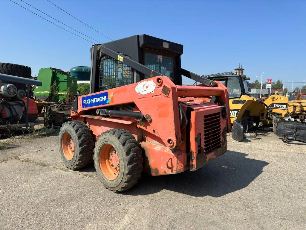 Fiat-Hitachi SL55B - Minicargadora: foto 3 Fiat-Hitachi SL55B - Minicargadora: foto 3