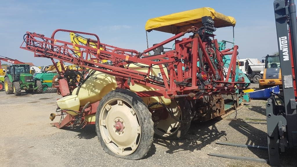 Hardi Commander 2200 - Pulverizador arrastrado: foto 2 Hardi Commander 2200 - Pulverizador arrastrado: foto 2