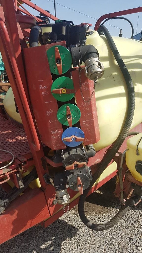 Hardi Commander 2200 - Pulverizador arrastrado: foto 4 Hardi Commander 2200 - Pulverizador arrastrado: foto 4