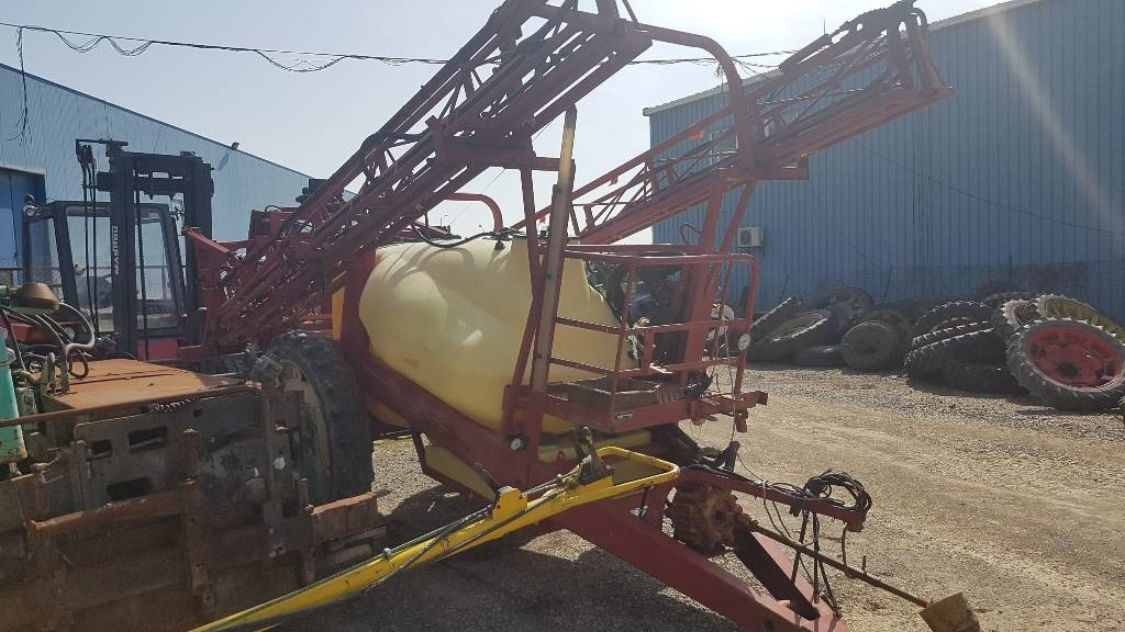 Hardi Commander 2200 - Pulverizador arrastrado: foto 3 Hardi Commander 2200 - Pulverizador arrastrado: foto 3