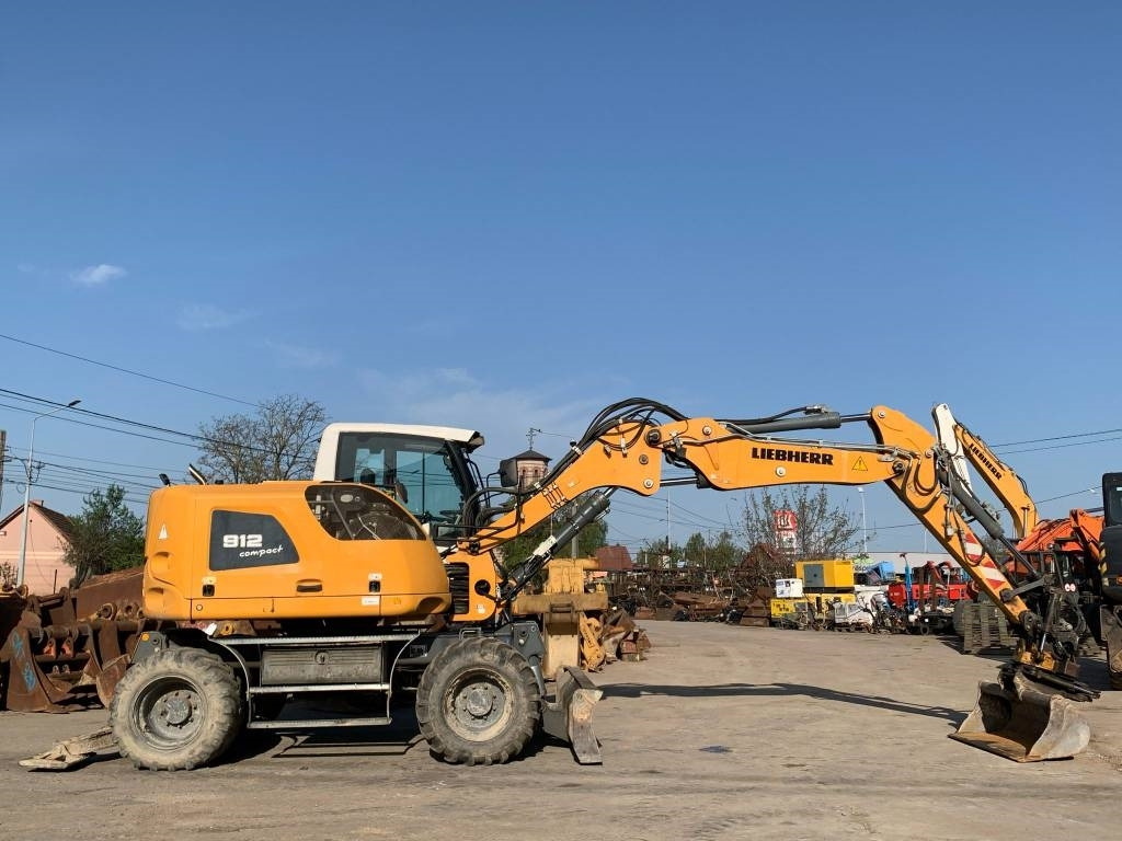Liebherr A912 Compact+Engcon Rototilt - Excavadora de ruedas: foto 3 Liebherr A912 Compact+Engcon Rototilt - Excavadora de ruedas: foto 3