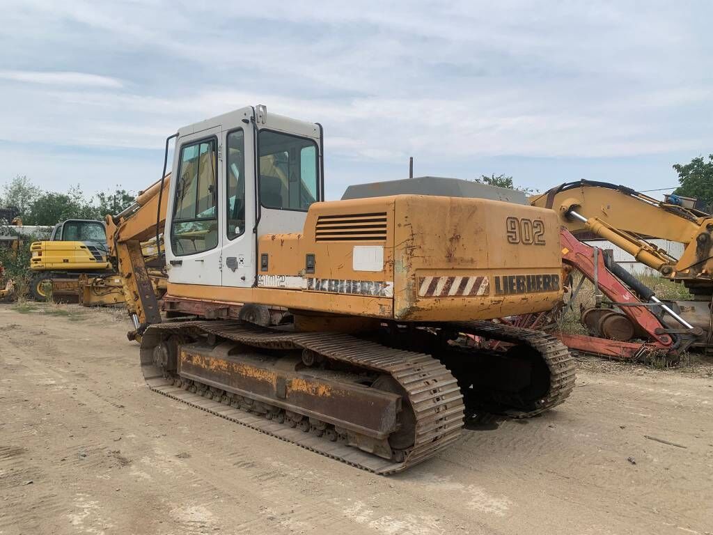 Liebherr R902 For Parts Liebherr R902 For Parts - Excavadora de cadenas: foto 2 Liebherr R902 For Parts Liebherr R902 For Parts - Excavadora de cadenas: foto 2