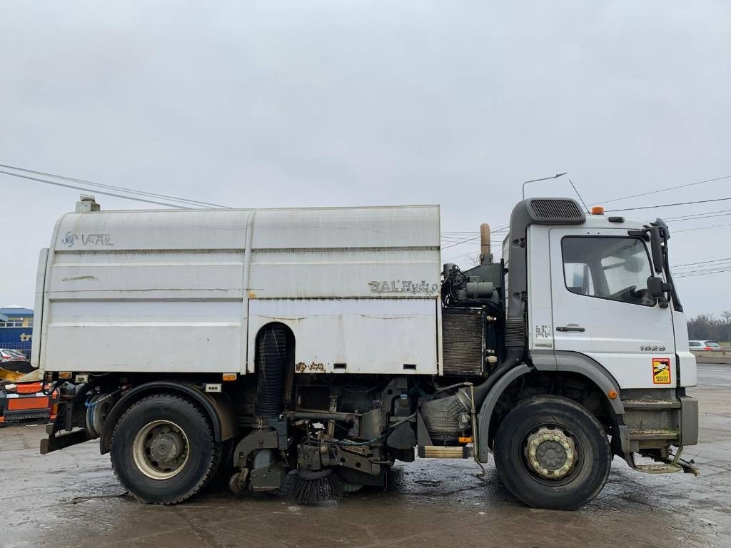 Mercedes-Benz Axor 1829 - Barredora vial: foto 3 Mercedes-Benz Axor 1829 - Barredora vial: foto 3