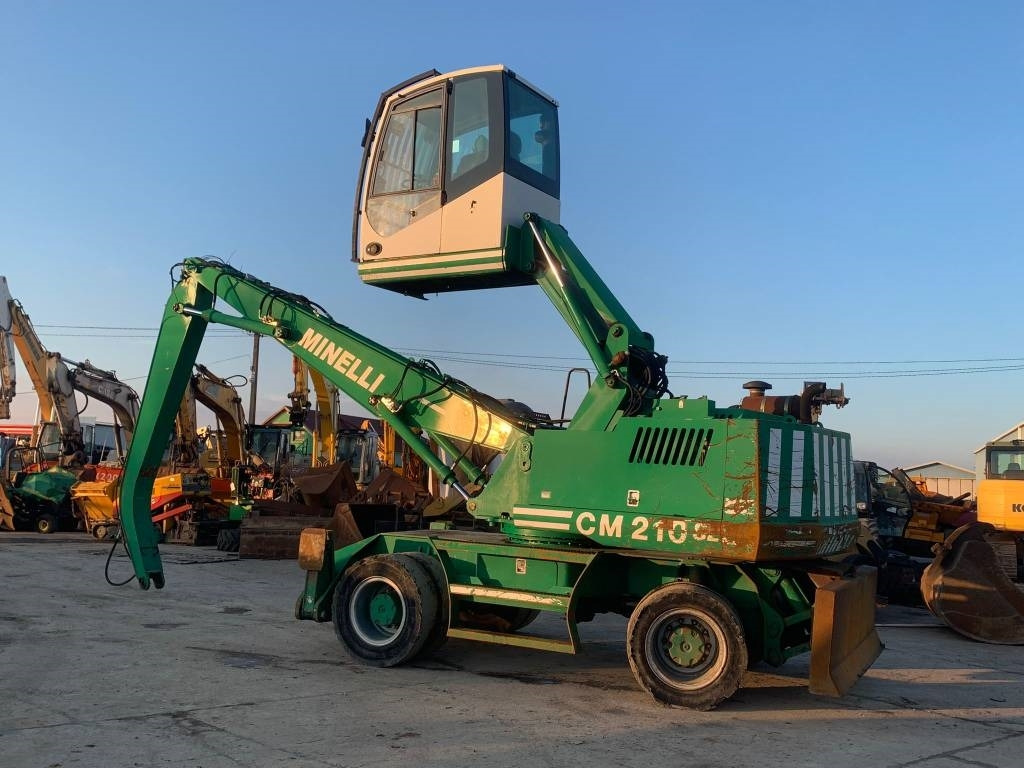 Minelli CM210 - Excavadora de ruedas: foto 3 Minelli CM210 - Excavadora de ruedas: foto 3