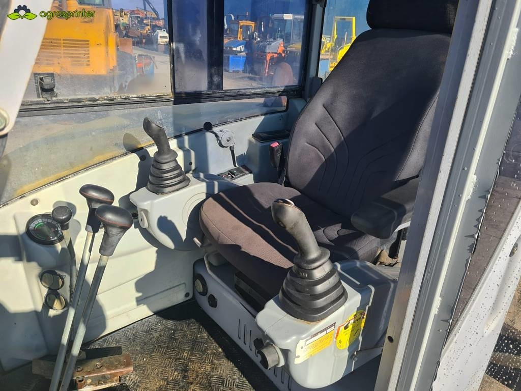 Miniexcavadora Neuson 6003: foto 7