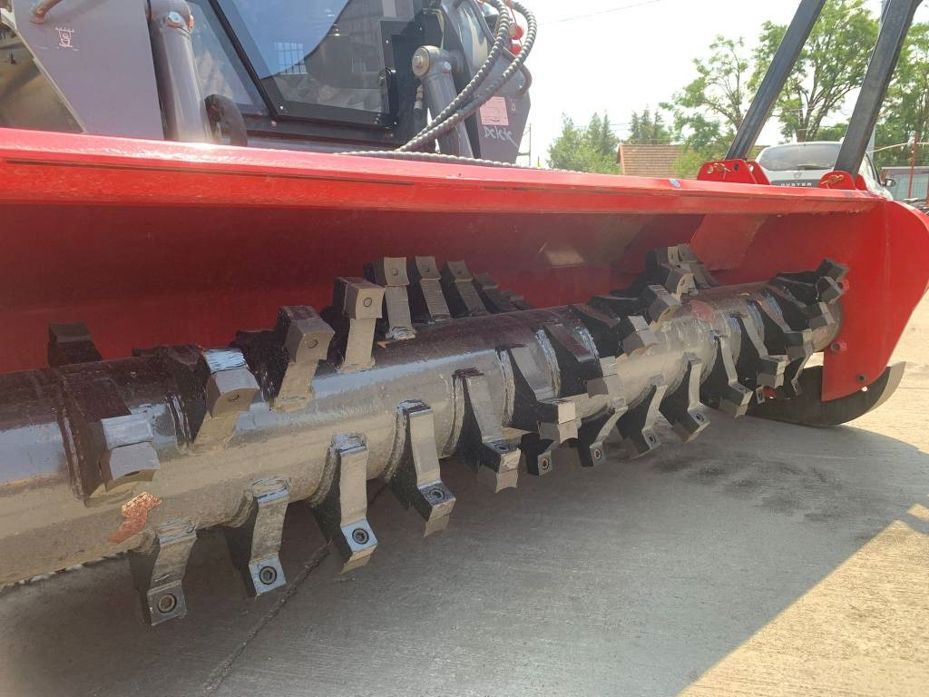 Minicargadora New Holland C327: foto 8