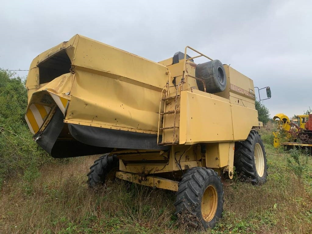 New Holland TX 32 - Cosechadora de granos: foto 3 New Holland TX 32 - Cosechadora de granos: foto 3