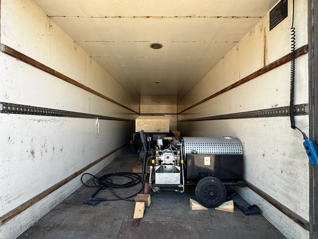 Camión caja cerrada Renault Midlum 220 DCI: foto 11