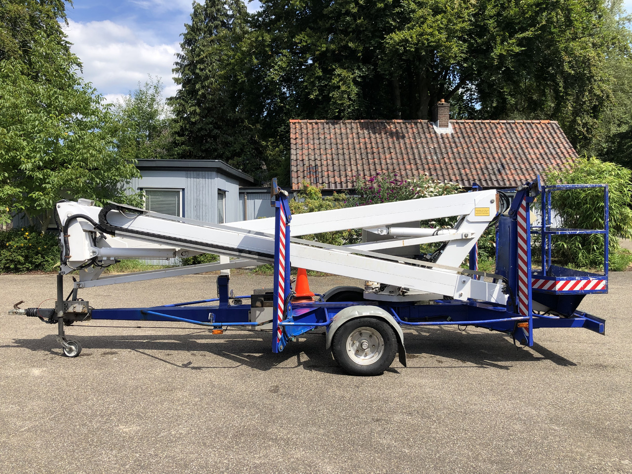 Custer R17EHS 2002 230V trailer mounted platform R17 - Plataforma elevadora remolcable: foto 1 Custer R17EHS 2002 230V trailer mounted platform R17 - Plataforma elevadora remolcable: foto 1