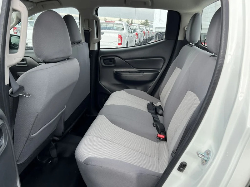 Leasing de Mitsubishi L200 4x4 - 11 UNITS in WHITE 2.5 D GL Double Cab - EURO 2 - NEW!! Ready for work!!!** Mitsubishi L200 4x4 - 11 UNITS in WHITE 2.5 D GL Double Cab - EURO 2 - NEW!! Ready for work!!!**: foto 11
